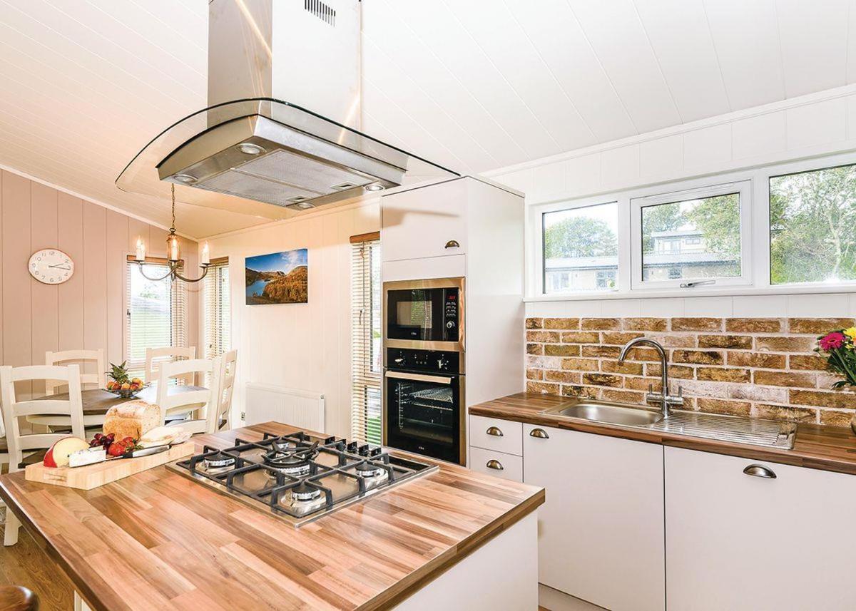 Bassenthwaite Lake Keswick Reach Lodge Retreat מראה חיצוני תמונה