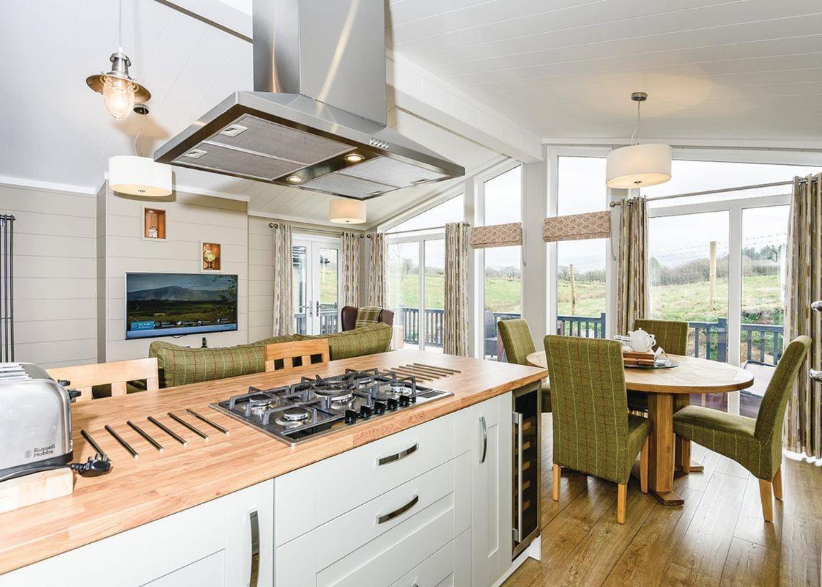 Bassenthwaite Lake Keswick Reach Lodge Retreat מראה חיצוני תמונה