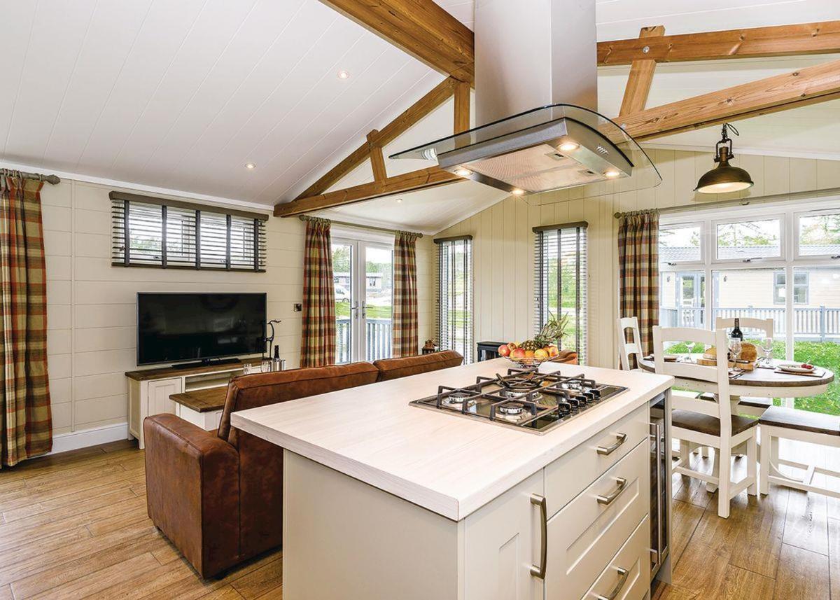 Bassenthwaite Lake Keswick Reach Lodge Retreat מראה חיצוני תמונה